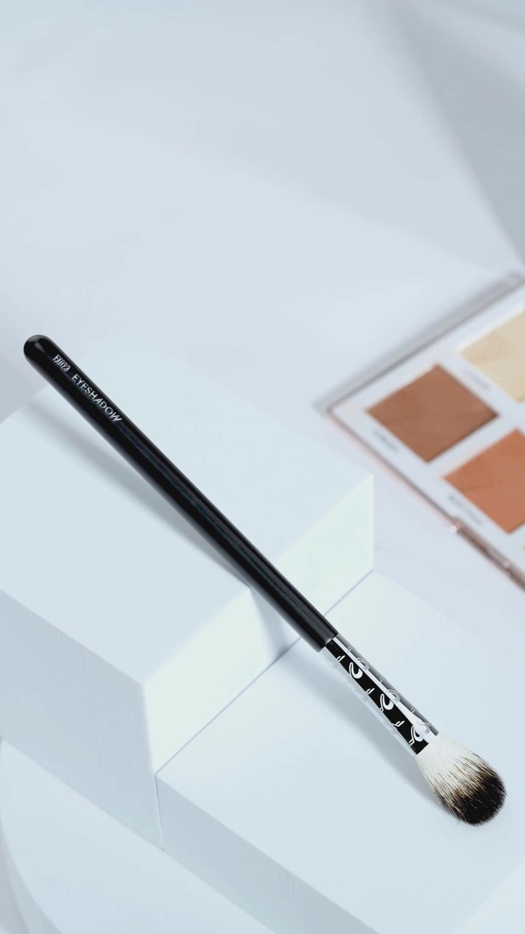Academic Eyeshadow Brush - FX023